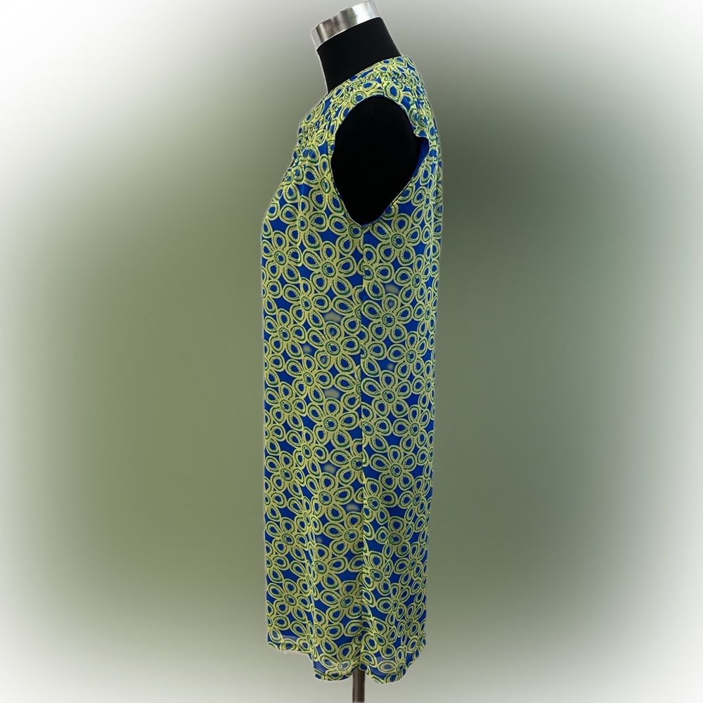 Tracy Negoshian Women’s Playful Daisy Retro Style Shift Dress - Picture 7 of 9